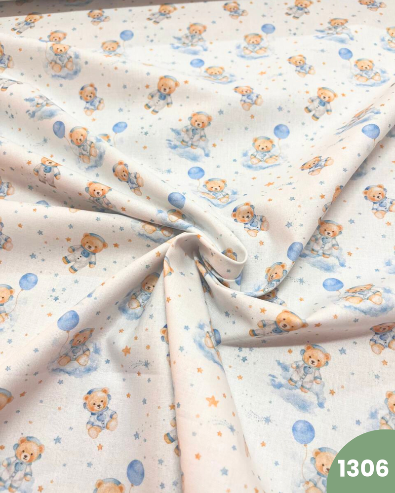 COTONE 100% - 1306 ORSETTO CELESTE FONDO BIANCO